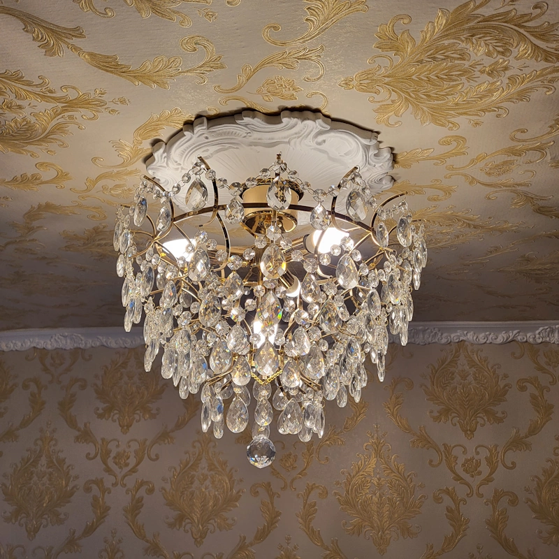 德布勒森豪华卧室水晶吊灯公寓内景